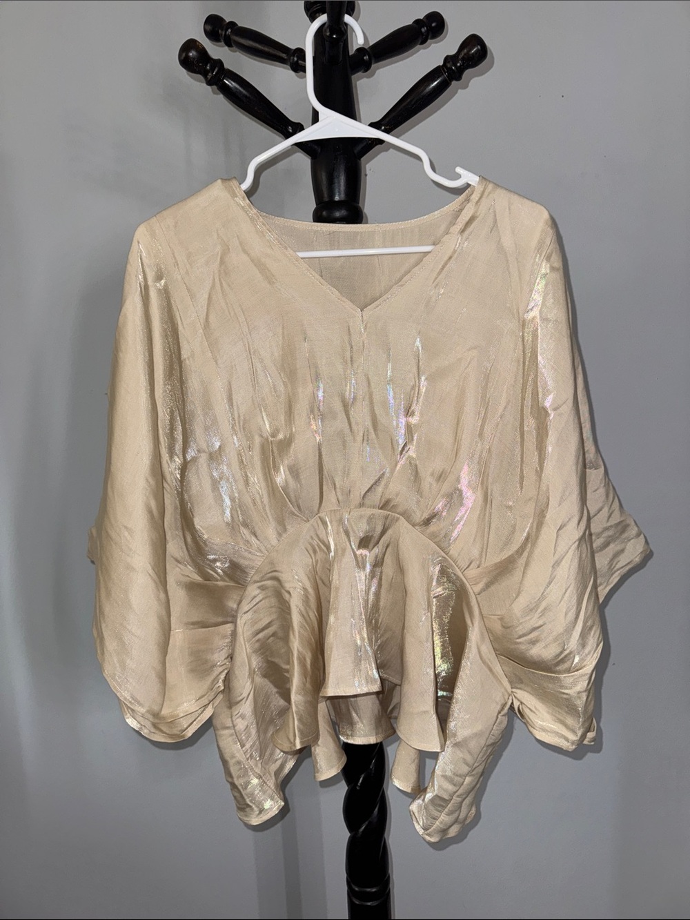Shimmery Cream V-Neck Bat Wing Top 3.1T